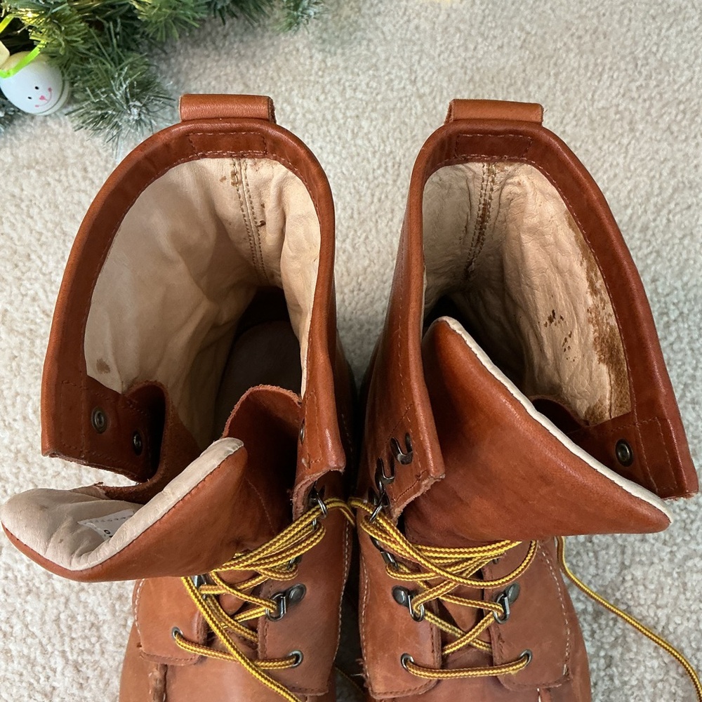 Men's Tan Leather Boots with Black Soles - Picture 5 of 10
